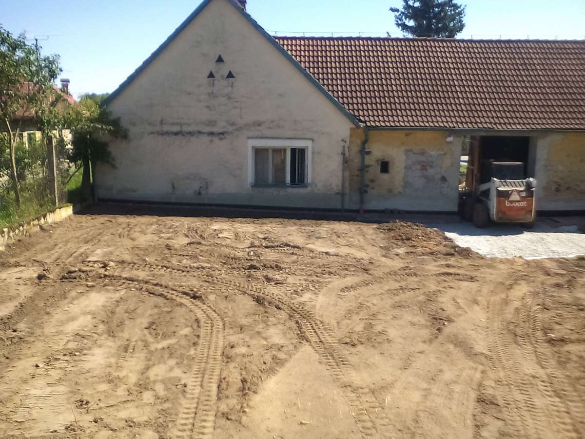 Zámkové dlažby, komunikace